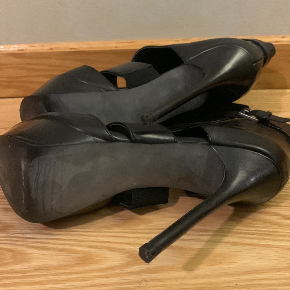 Stylish pair of leather heels / stiletto - Picture 5 of 8